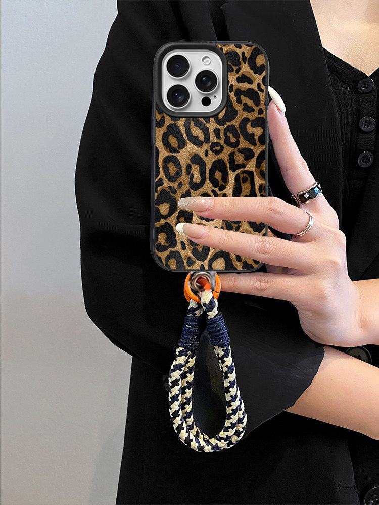 Leopardenmuster mit Trageband  – Realme Note 50 Bewertung und Preis